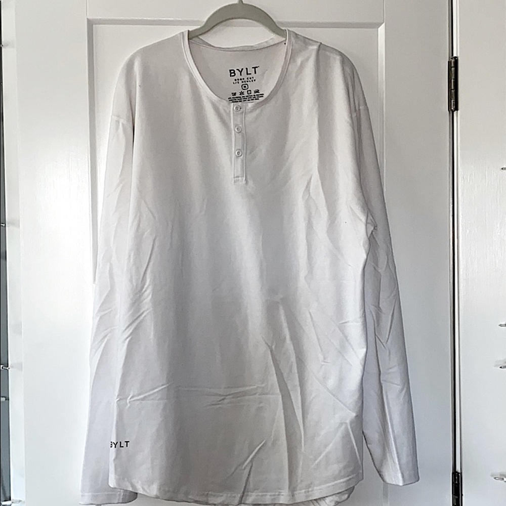 BYLT MEN’S HENLEY • NEW WITHOUT TAGS